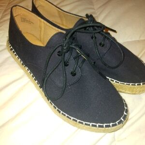 Casual shoes